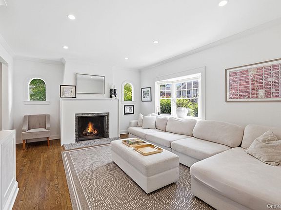 3rd image of 1 Kenmare Road