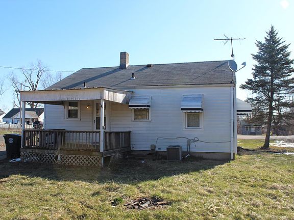 3rd image of 33 Calumet Ln