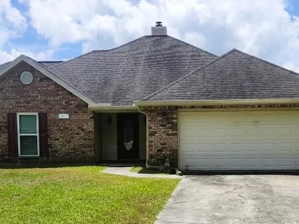 17 P M Hall Rd, Poplarville, MS 39470