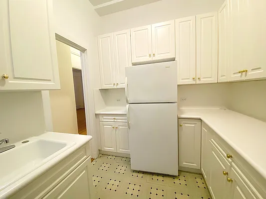 Rented by Rachel Realty | media 17