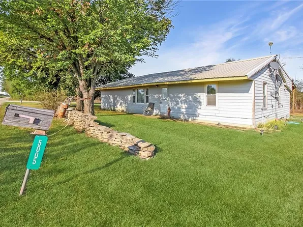 5005 Anderson Rd, Coffeyville, KS 67337
