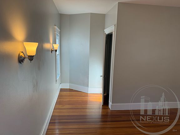 3rd image of 137 Main St #R