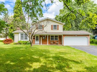 7 Picturesque Dr, Rochester, NY 14616