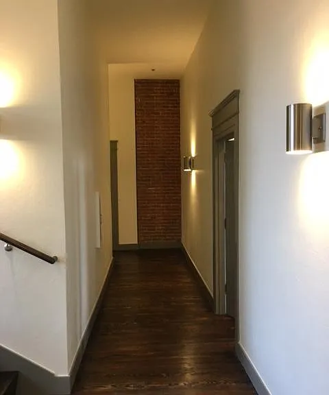 226 1/2 E Main St #4 — Photo 4