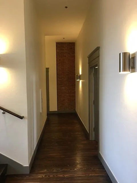Common hallway - 226 1/2 E Main St #5