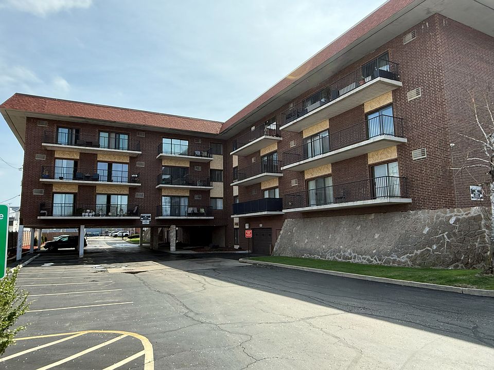 1st image of 9520 Mayfield Ave #212