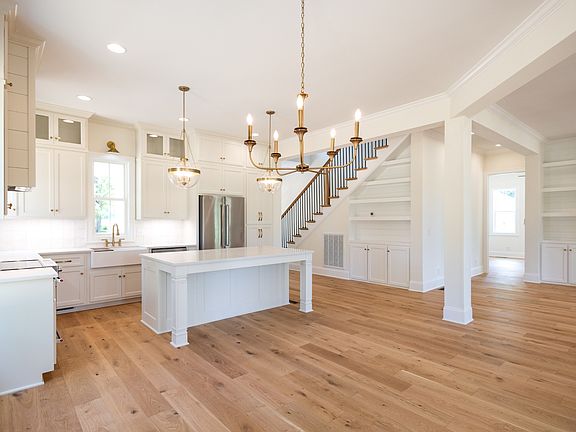 3rd image of 1385 Burton Rd Lot 1