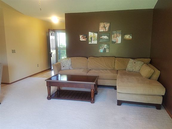 4th image of 405 Greenwood Trl