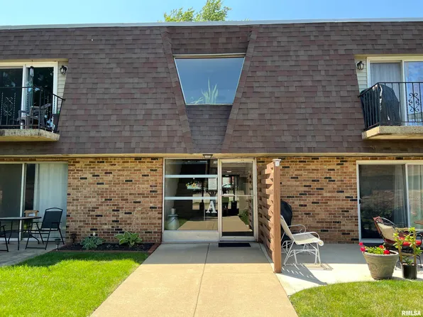 161 E Queenwood Rd APT A6, Morton, IL 61550