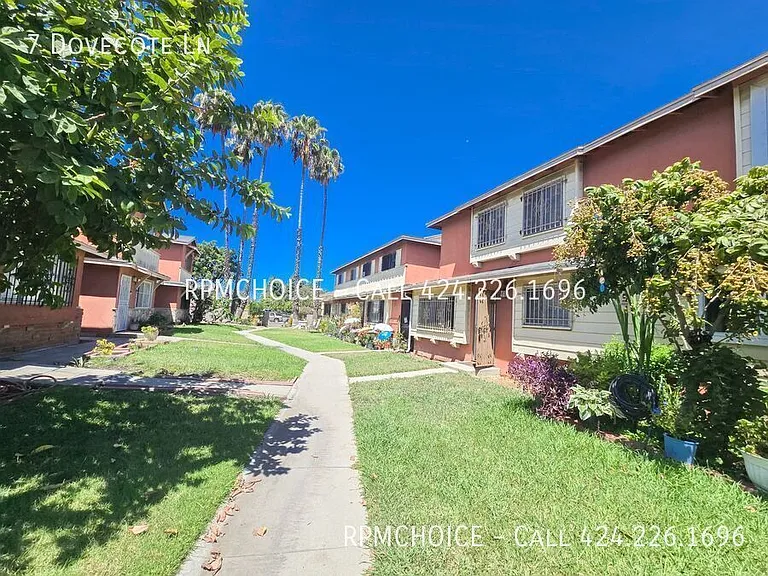 7 Dovecote Ln — Photo 2