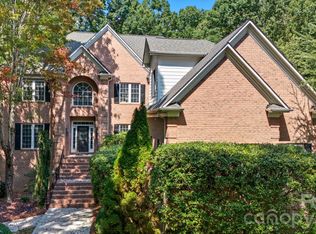 1300 Longleaf Ct, Matthews, NC 28104