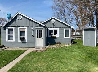 135 Island Ct, Algonac, MI 48001