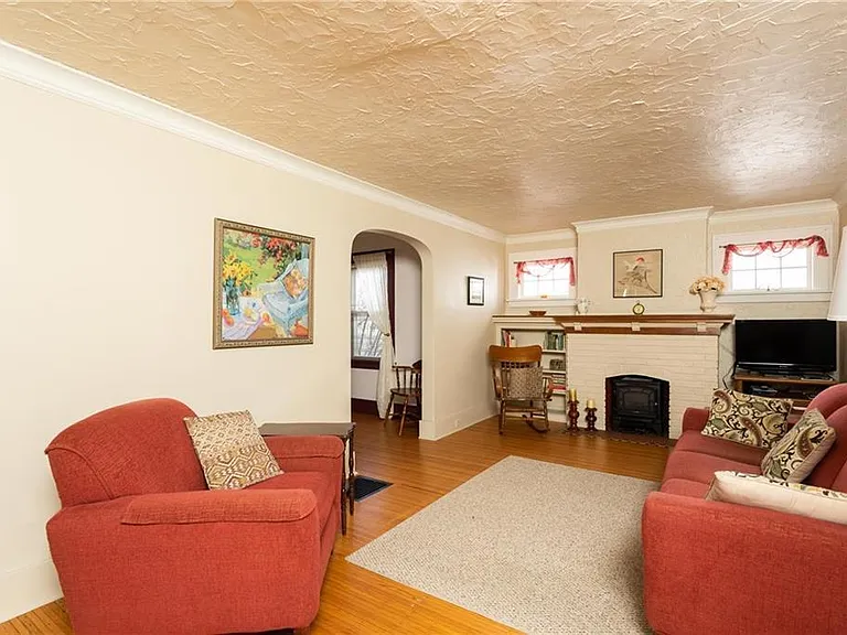 122 Holcroft Rd — Photo 9