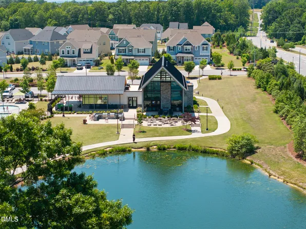 104 Darter St, Holly Springs, NC 27540