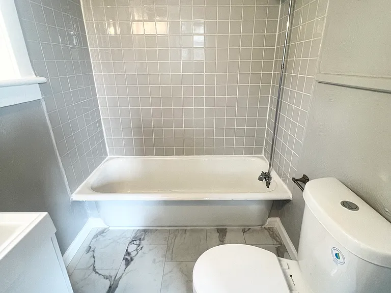 1411 Leigh St #4B — Photo 5