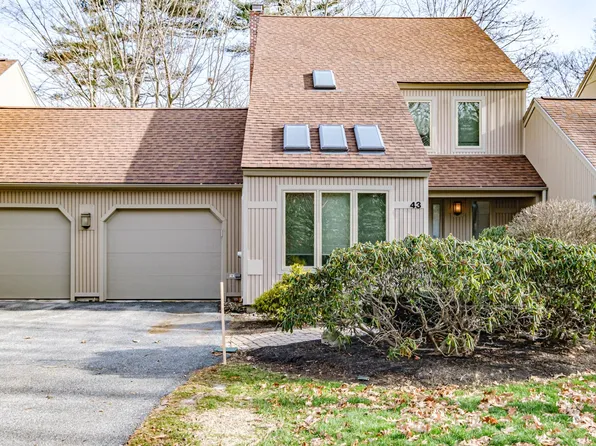 43 Wildwood Dr, Cape Elizabeth, ME 04107