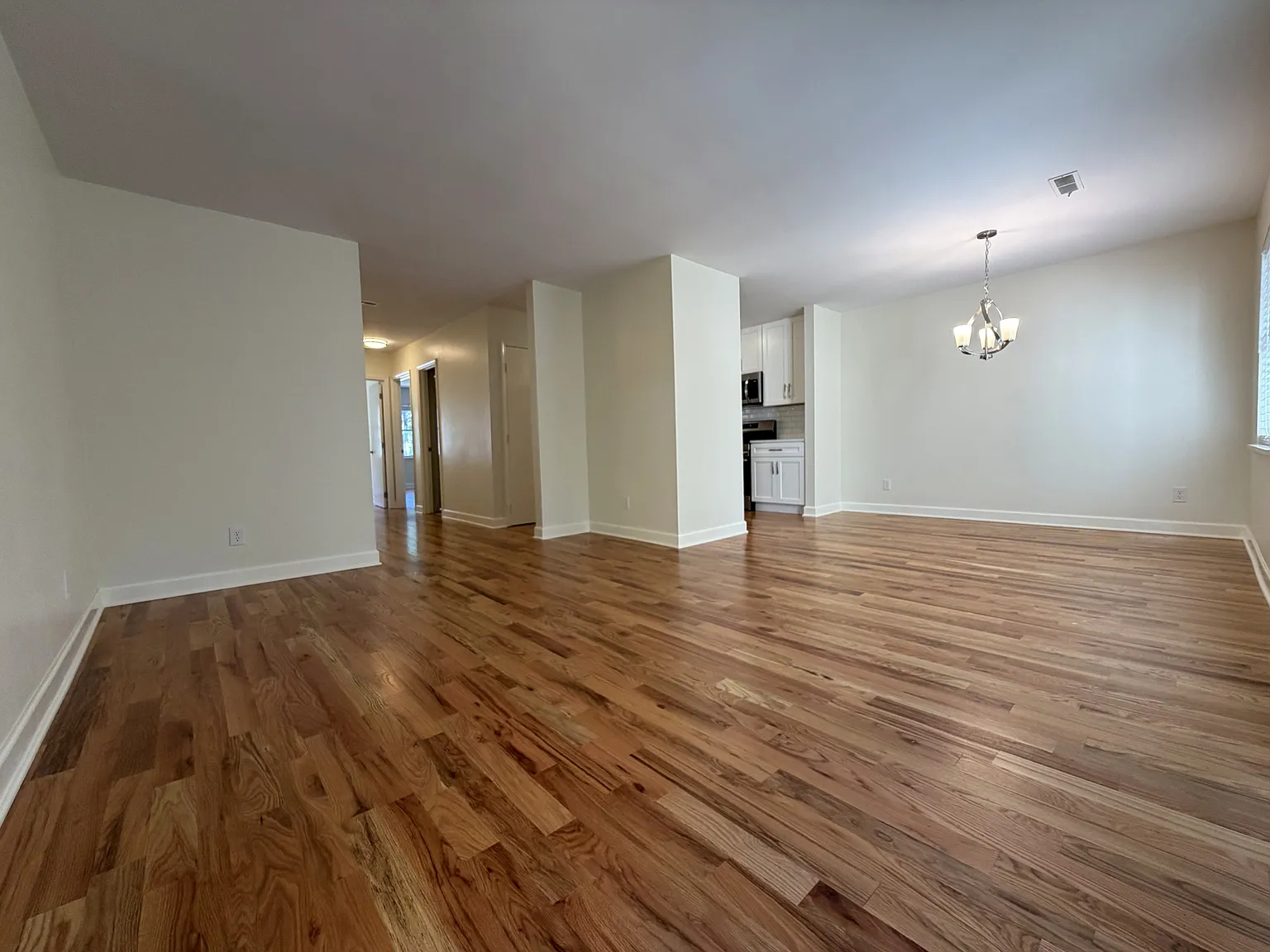 2 bed, 938 sqft, $1,625 — Photo 1