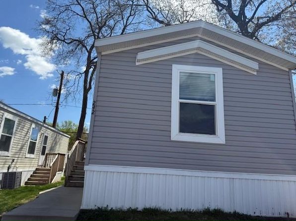 242 Bunting Ln #242, Madison, WI 53704