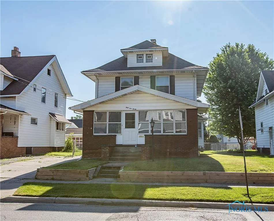 3920 Drexel Dr photo 1