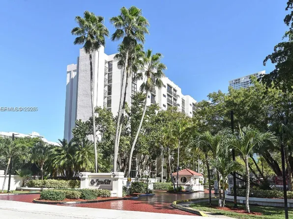 17021 N Bay Rd, Sunny Isles Beach, FL