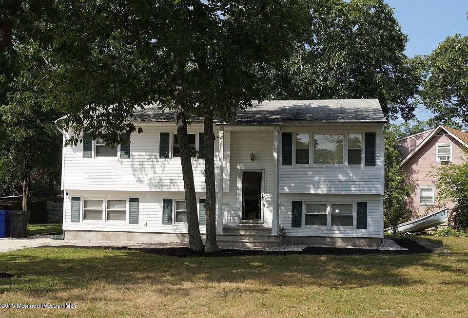 1st image of 1 Cherry Ct