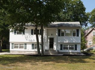 1 Cherry Ct, Toms River, NJ 08753
