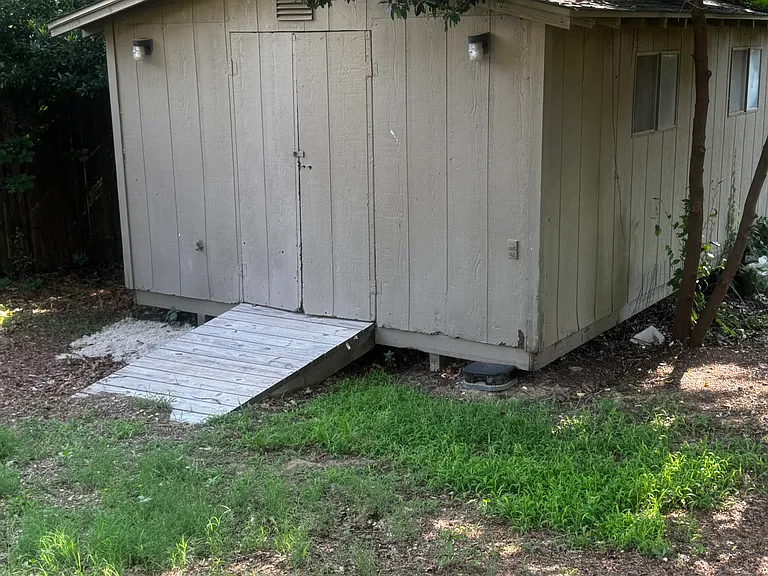 613 Overland Trl — Photo 26