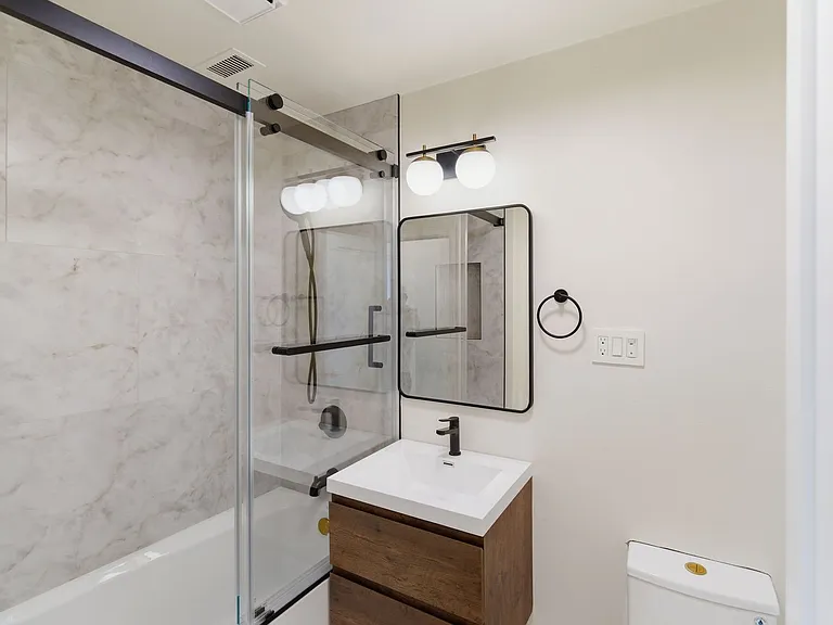 1310 Jones Street — Photo 17