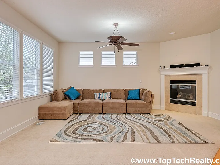 12852 NW Bayonne Ln — Photo 9