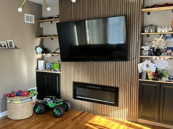 260 Page Ave Floor 1, Lyndhurst, NJ 07071