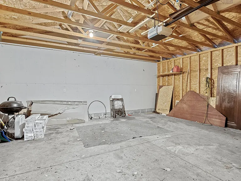 881 19th Ave SE — Photo 32