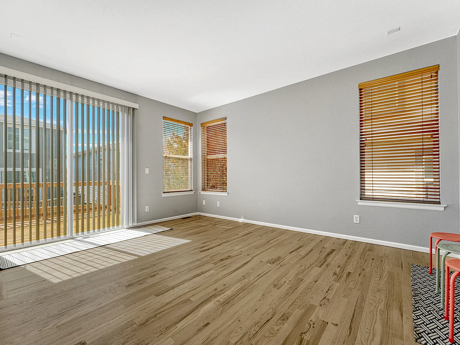 3 bed, 2.5 bath, 3450 sqft, $3,350 — Photo 3