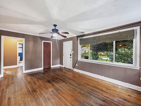 3rd image of 4435 Old Park Rd