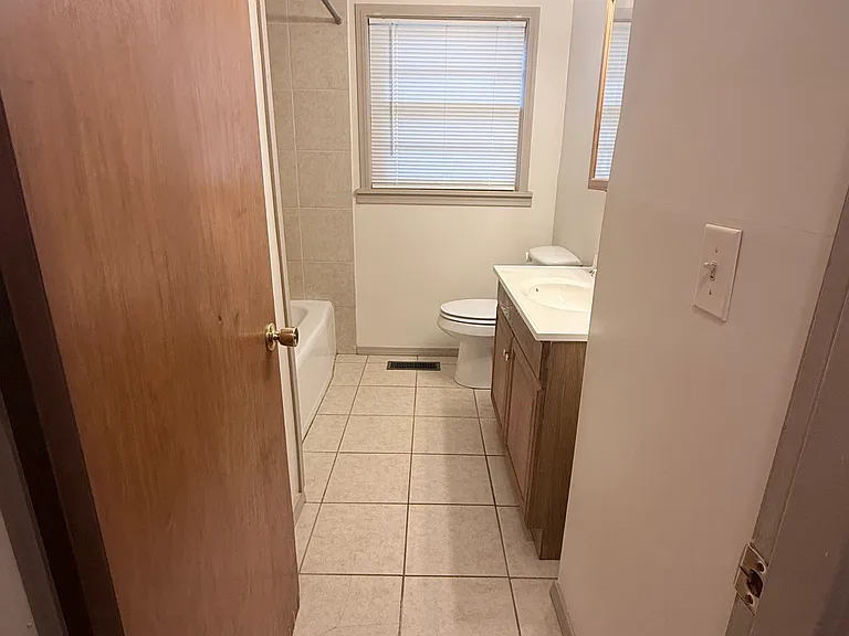 484 S Deepwood Dr — Photo 9