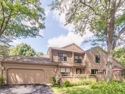 970 Longmeadow Ct, Lake Barrington, IL, 60010