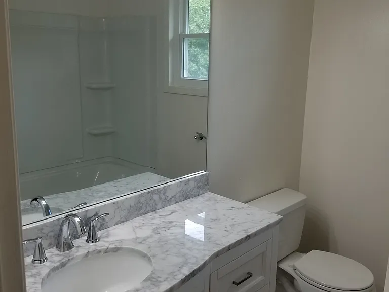 Upstairs full bath