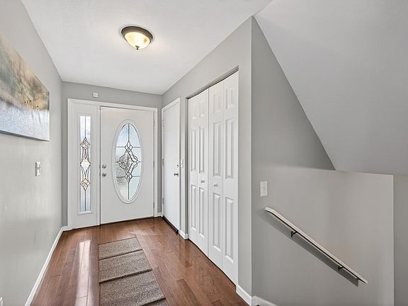 3rd image of 3809 Deercliff Ct