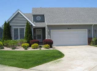 810 Pheasant Dr, Crown Point, IN 46307