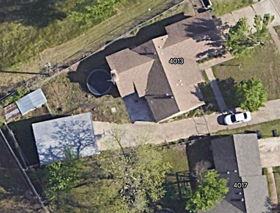 2nd image of 4013 Leonhardt Dr