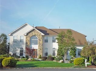 43 Corneilius Way, Somerset, NJ 08873