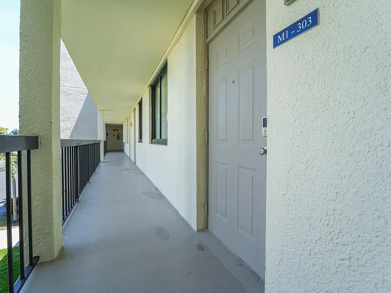 1605 S US Highway 1 #303M1 — Photo 6