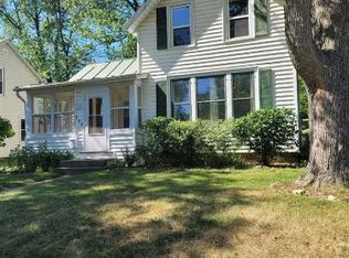 228 7th Ave, Baraboo, WI 53913