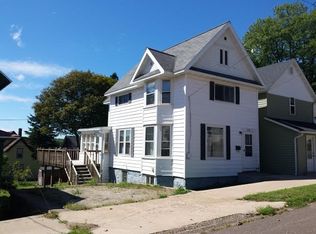 1020 Summit St, Hancock, MI 49930
