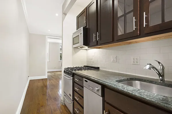 Rented by Cooper & Cooper Real Estate | media 8