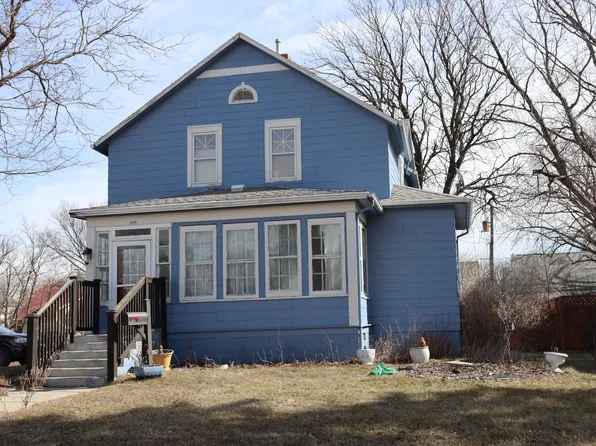806 Wisconsin Ave SW, Huron, SD 57350