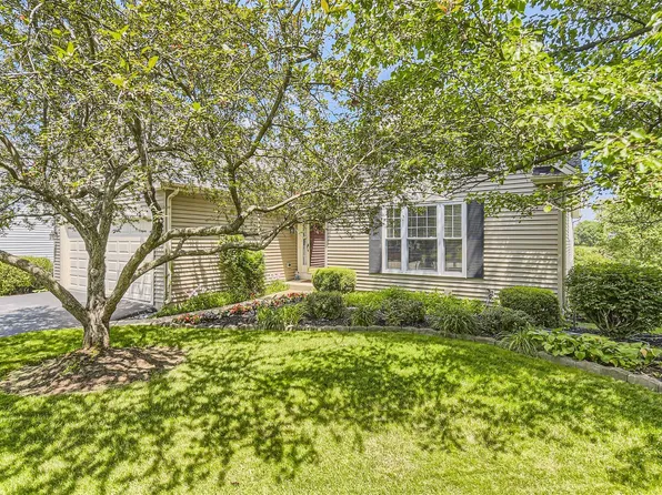 224 Parkside Ln, Oswego, IL 60543