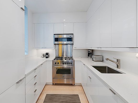 4th image of 236 E 47th St APT 16C