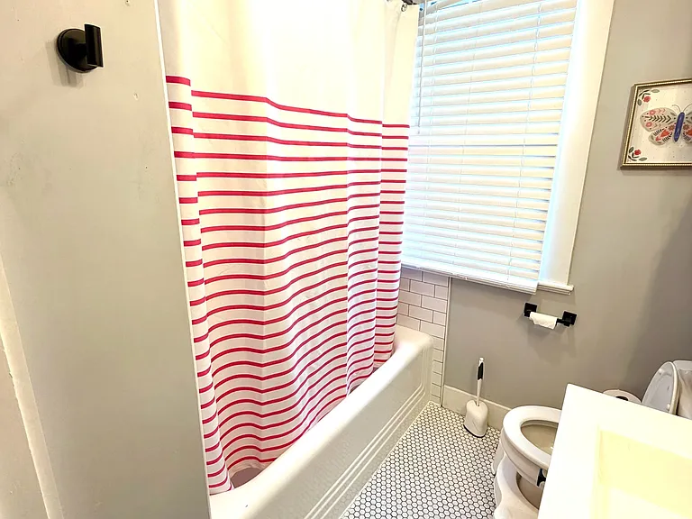 258 E Moody Ave — Photo 55