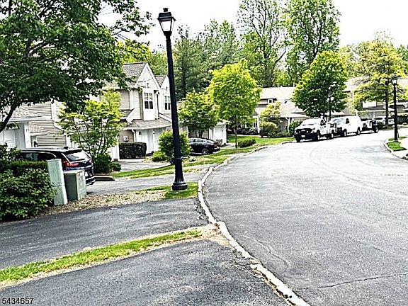 3rd image of 91 Woodmont Dr