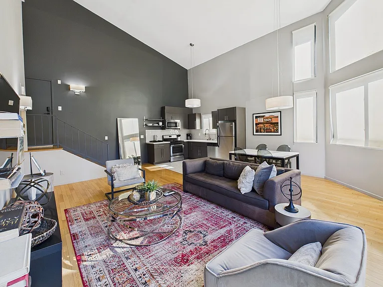 888 Hilgard Ave — Photo 30